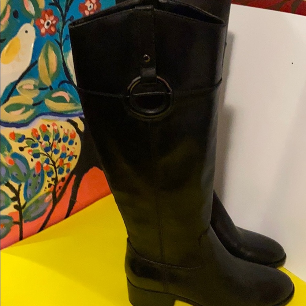 Boots - Picture 2 of 3